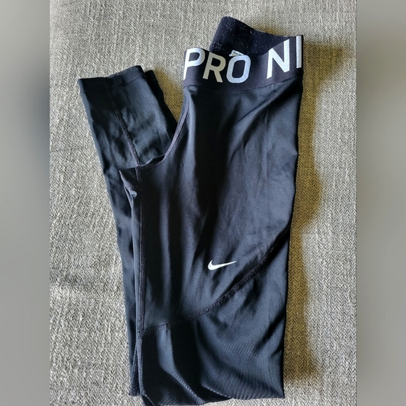 Black Nike Pro Dri-Fit Leggings Small - Picture 1 of 1